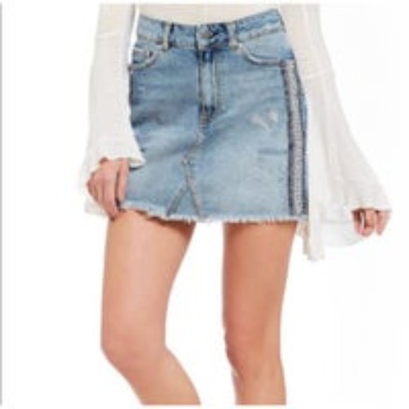 Free People Jean Skirt size 6 Beaded sequin pearl jeweled Frayed Distressed - Picture 3 of 4